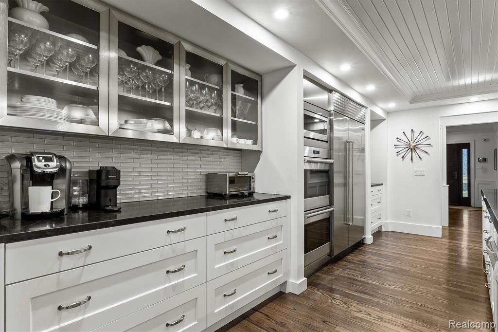 3390 Burning Bush Road, Bloomfield Hills, MI 48301 — Photo 17