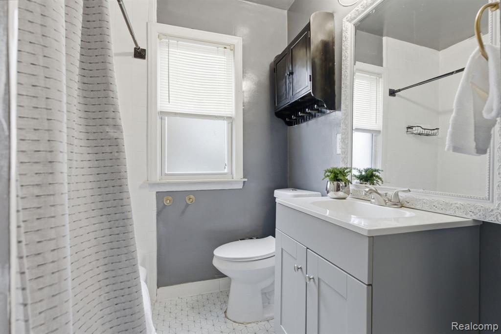 804 E Lincoln Avenue, Madison Heights, MI 48071 — Photo 14