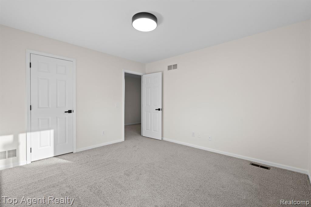 7012 Foxcreek Drive, Canton, MI 48187 — Photo 20
