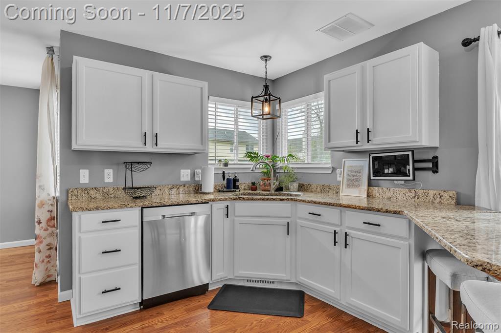 8522 Berkshire Drive, Ypsilanti, MI 48198 — Photo 13