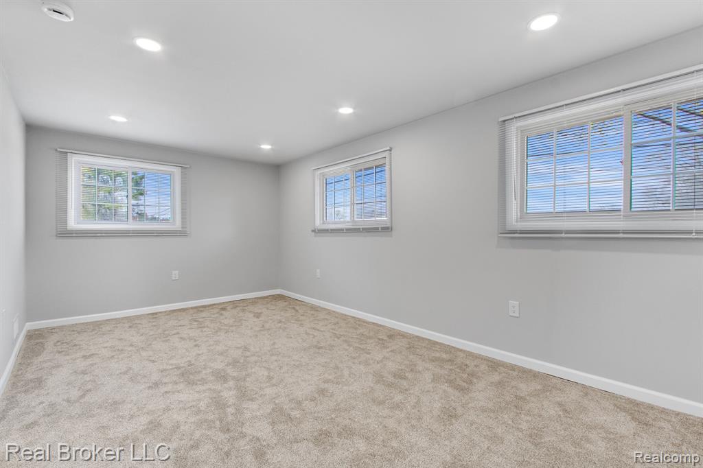 7460 22 MILE Road, Shelby Twp, MI 48317 — Photo 16