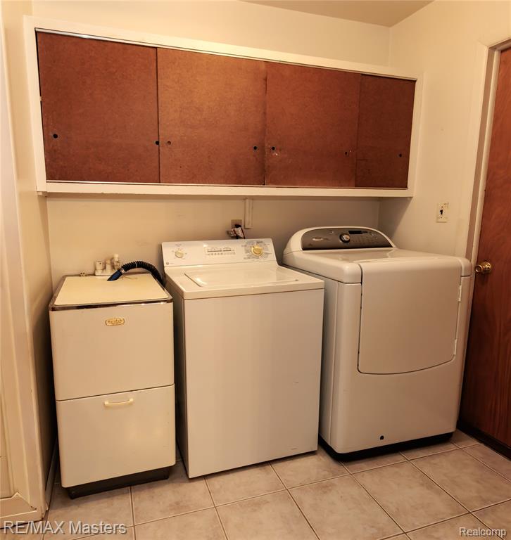 21879 Canterbury Avenue, Grosse Ile, MI 48138 — Photo 24