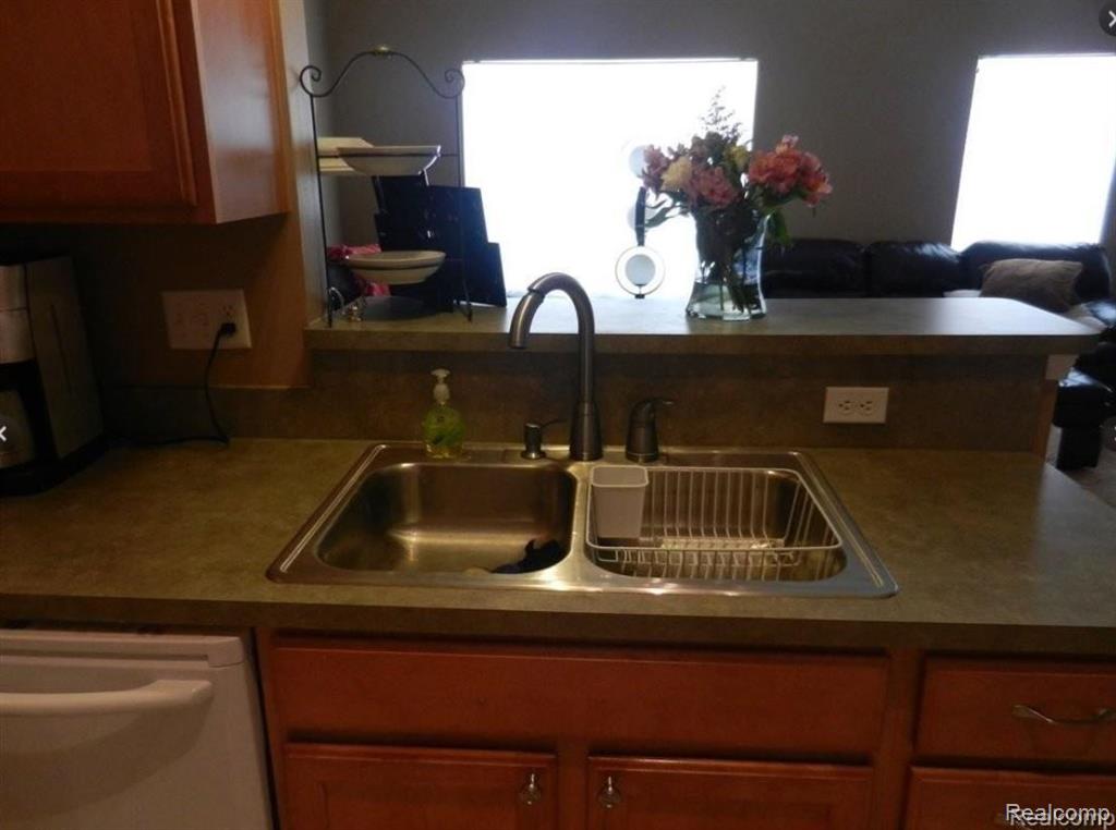 43054 STRAND Drive, Sterling Heights, MI 48313 — Photo 7
