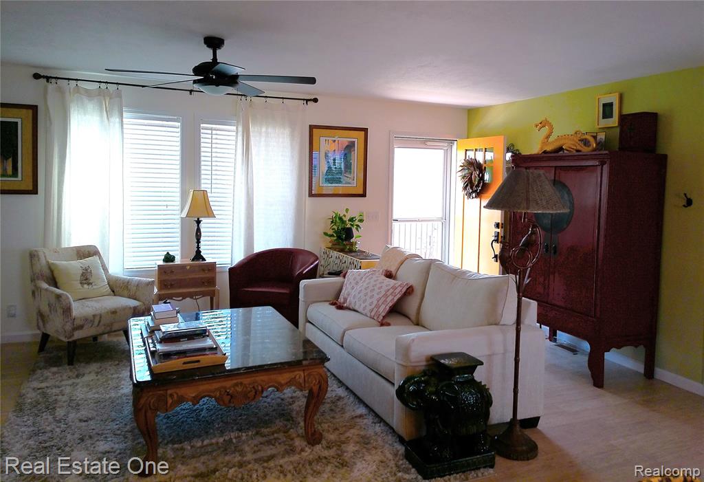 11730 Cedarbrook Drive, South Lyon, MI 48178 — Photo 4