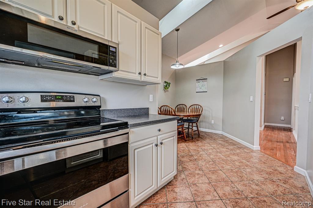 7511 BERMUDA DUNES, Ypsilanti, MI 48197 — Photo 19