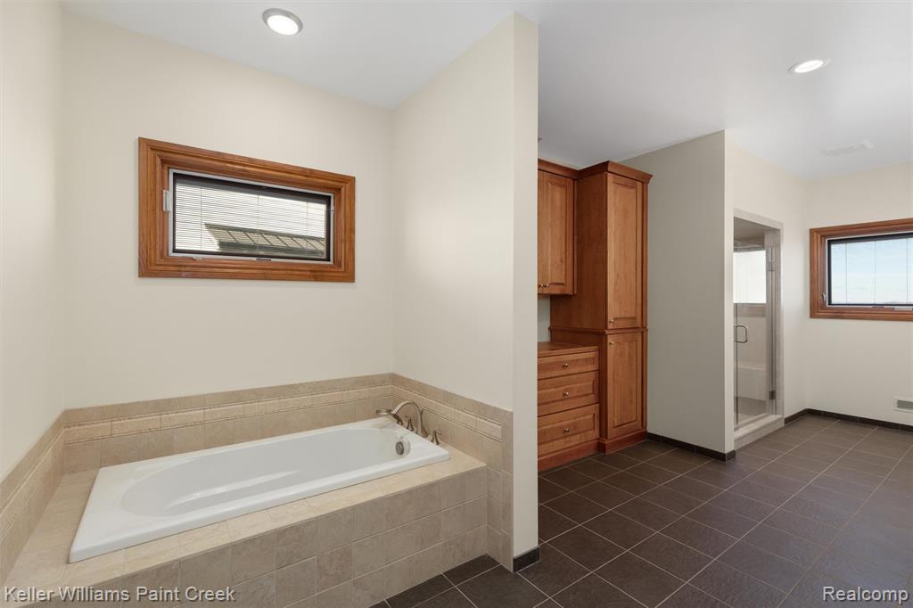 37580 Lakeshore Drive, Harrison Township, MI — Photo 39
