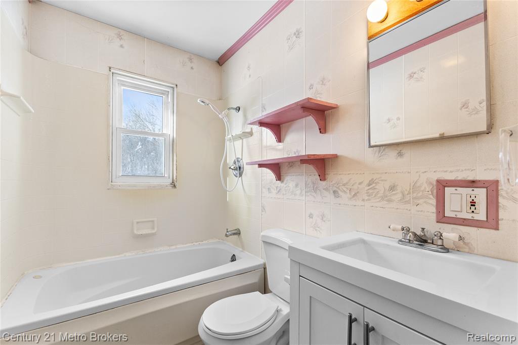 16032 Knobhill Drive, Linden, MI 48451 — Photo 14