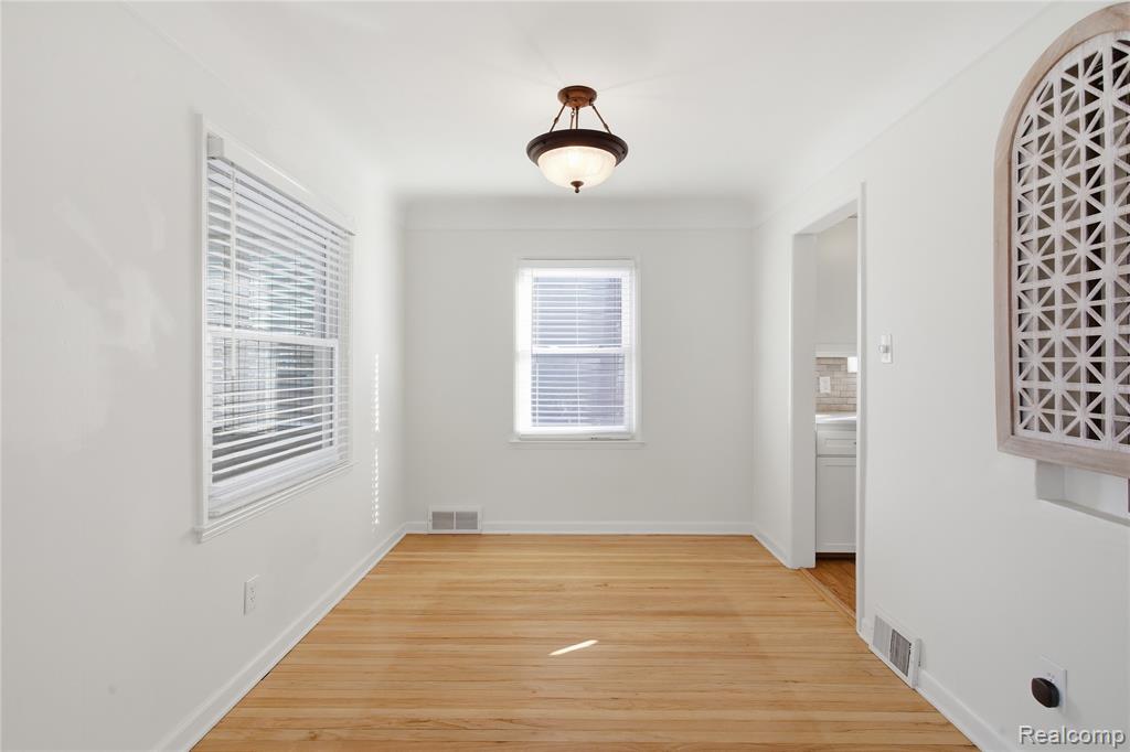 929 Larkmoor Boulevard, Berkley, MI 48072 — Photo 5