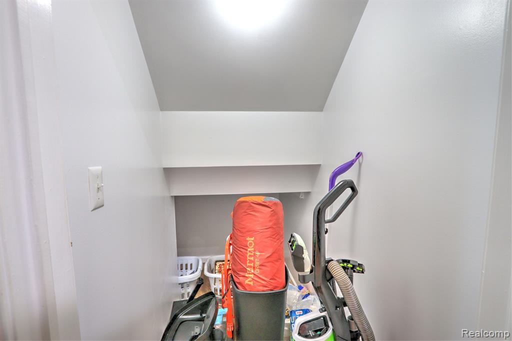 23074 FAIRLANE Boulevard, 6, Woodhaven, MI 48183 — Photo 21