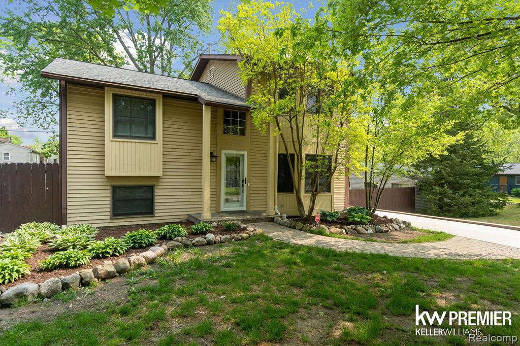 4022 Hazelett Drive, Waterford, MI 48328 — Photo 3