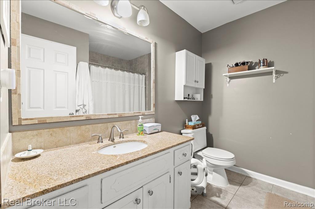 4268 Ravenswood Road, Port Huron, MI 48060 — Photo 19