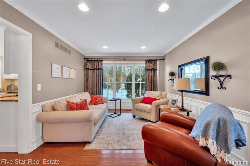 4143 Glencastle Drive, Troy, MI 48098 — Photo 10