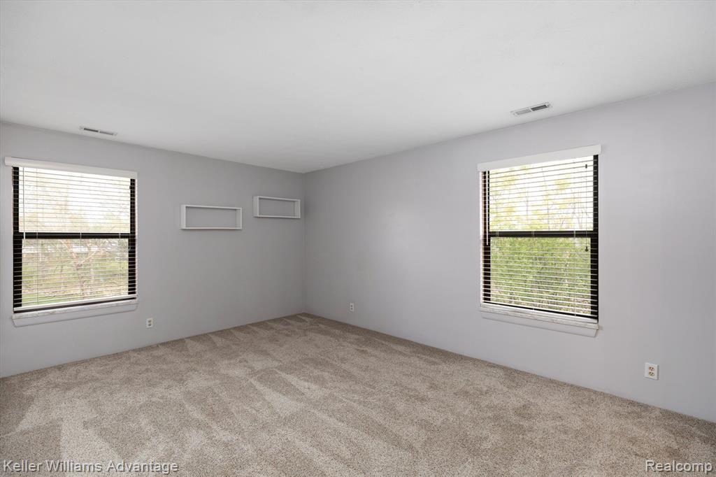 61244 GREENWOOD Drive, South Lyon, MI 48178 — Photo 12