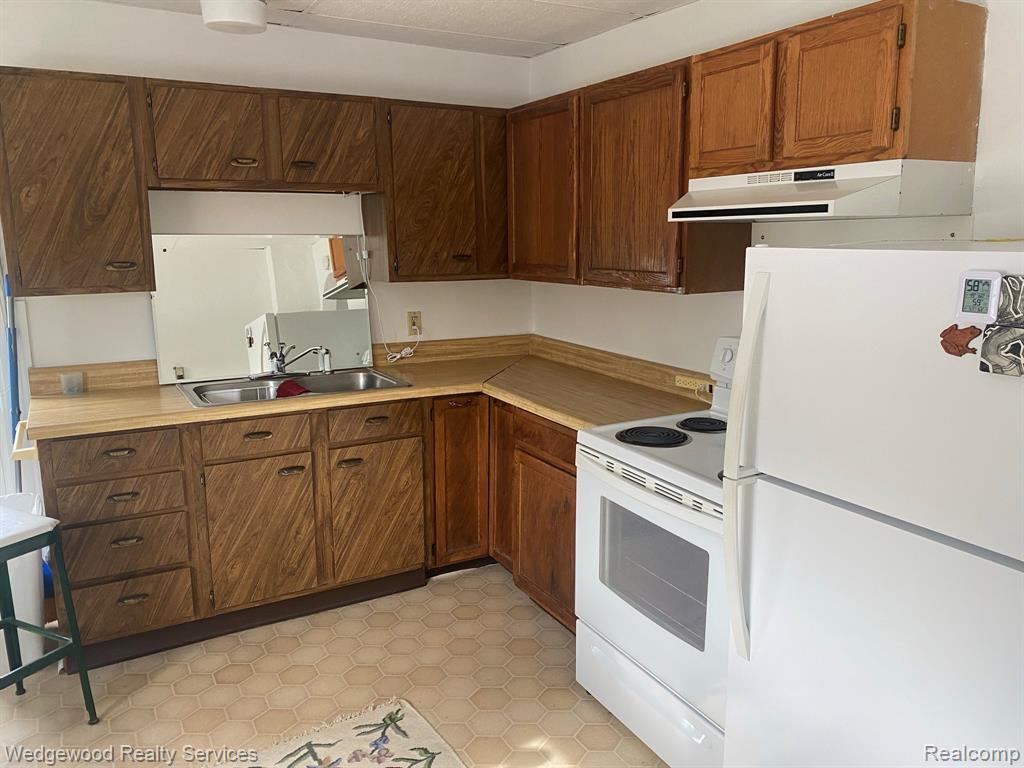 907 Monroe Street, Lapeer, MI 48446 — Photo 5