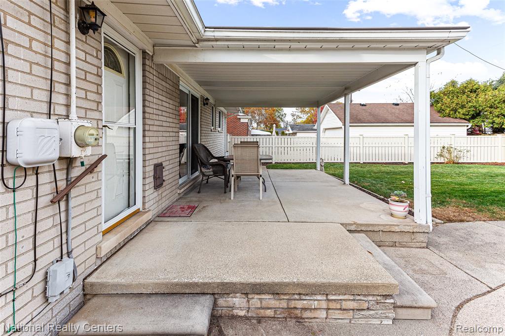 6104 Ardmore Park Circle, Dearborn Heights, MI 48127 — Photo 34