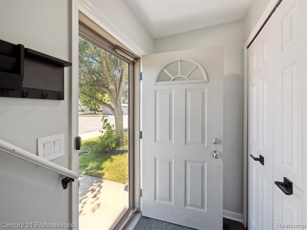 41027 Rose Lane, Clinton Twp, MI 48036 — Photo 3