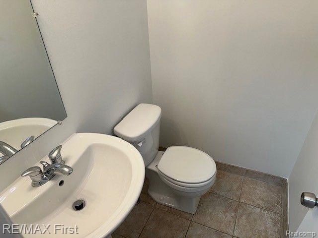 8524 HICKORY Drive, Sterling Heights, MI 48312 — Photo 9