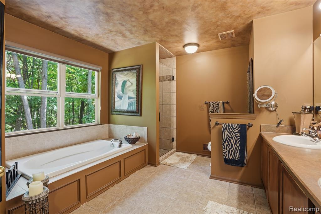 2790 Pine Bluffs Ct., Highland, MI — Photo 17