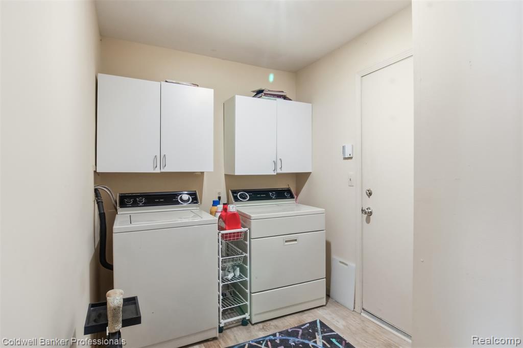 6821 Kindling Court, West Bloomfield, MI — Photo 12