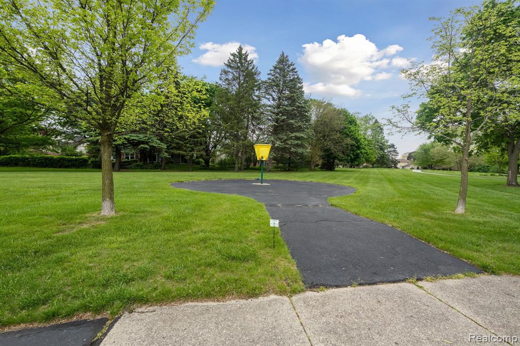 41988 BAINTREE Circle, Northville, MI 48168 — Photo 59