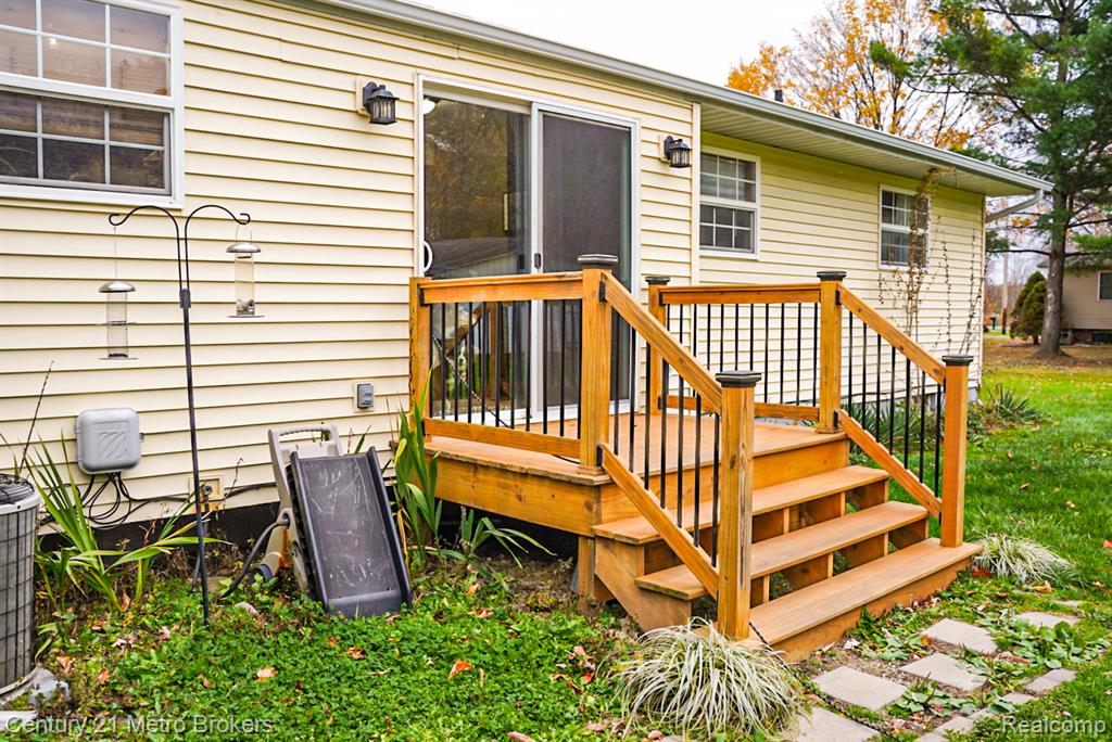 5521 N Belsay Road, Flint, MI 48506 — Photo 29