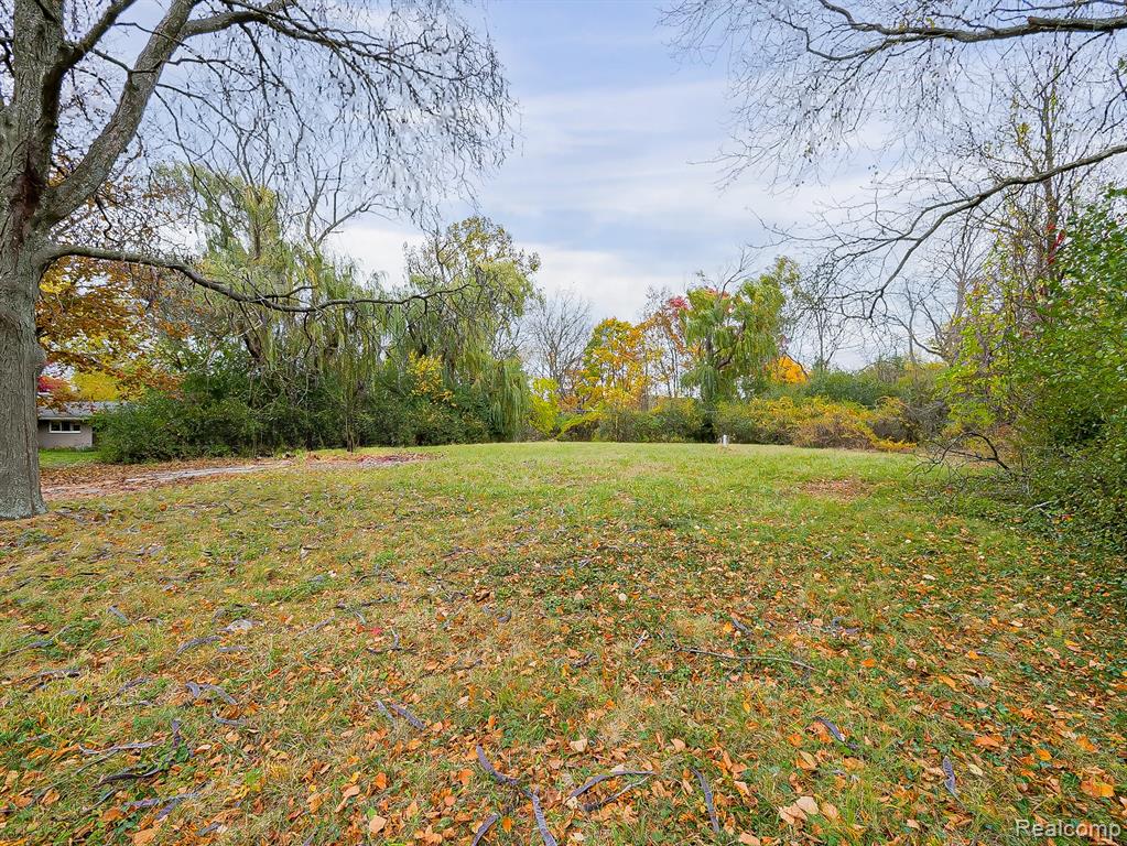 3435 Devon Brook Drive, Bloomfield Hills, MI 48302 — Photo 10