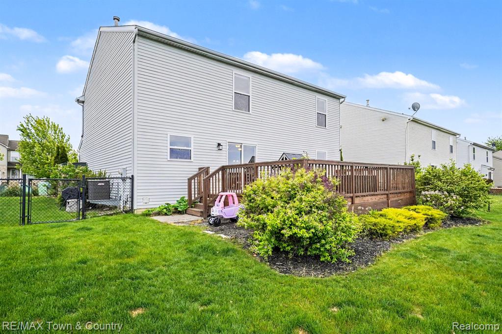 3253 Pine Run Drive, Swartz Creek, MI 48473 — Photo 32