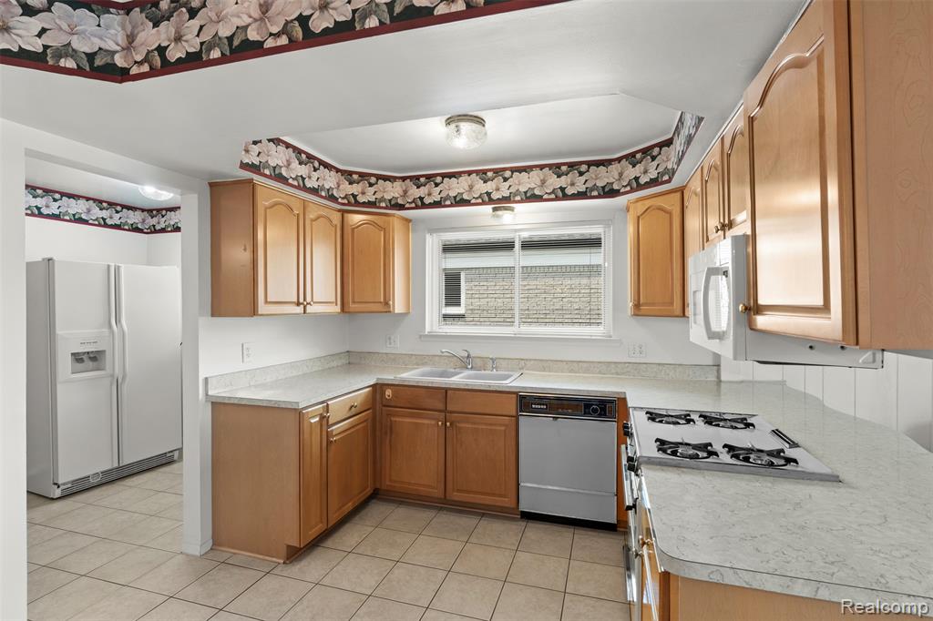 4145 Augustine Drive, Sterling Heights, MI 48310 — Photo 8