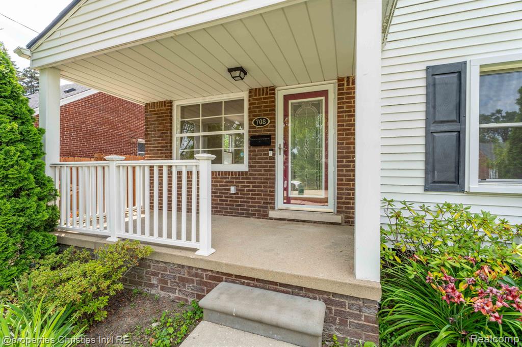 708 S Minerva Avenue, Royal Oak, MI 48067 — Photo 4