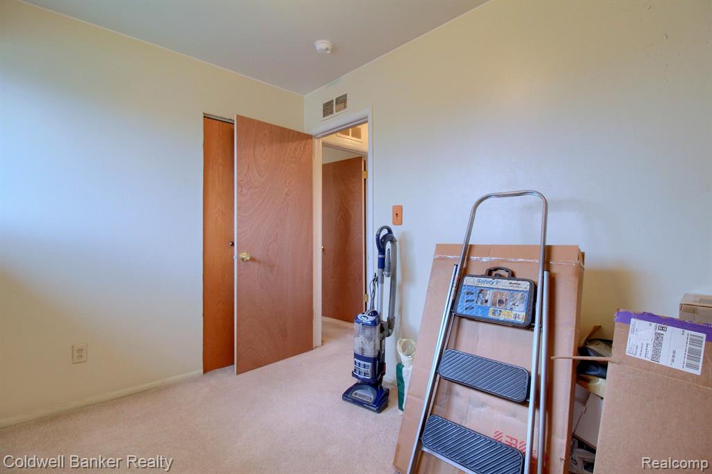 6709 Geronimo Street, Westland, MI — Photo 24