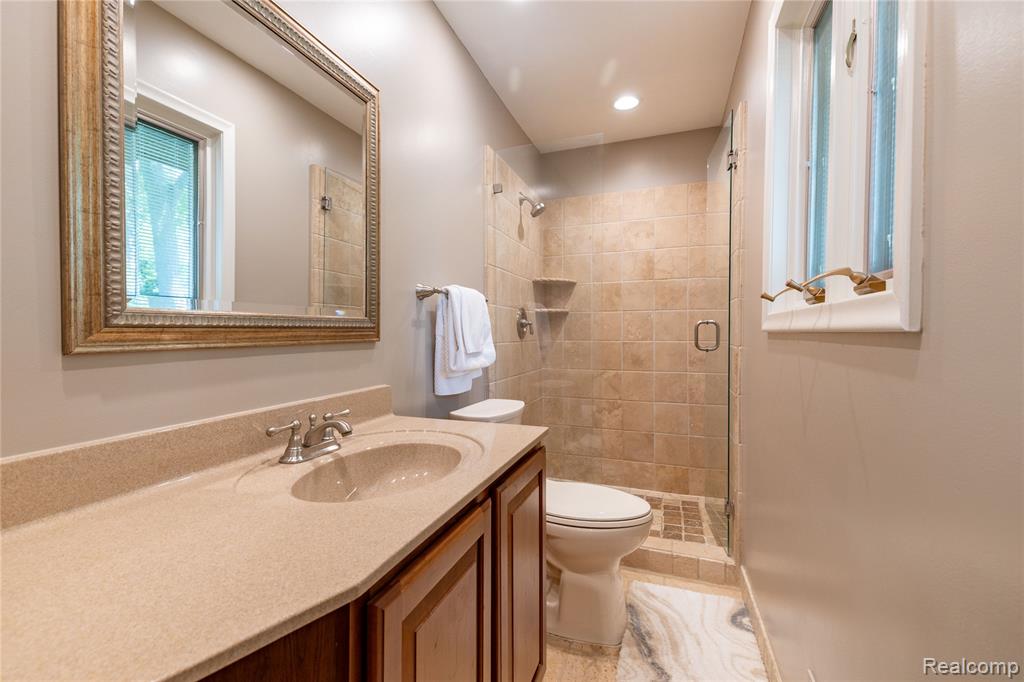 8366 Glengarry Road, Grosse Ile, MI 48138 — Photo 33
