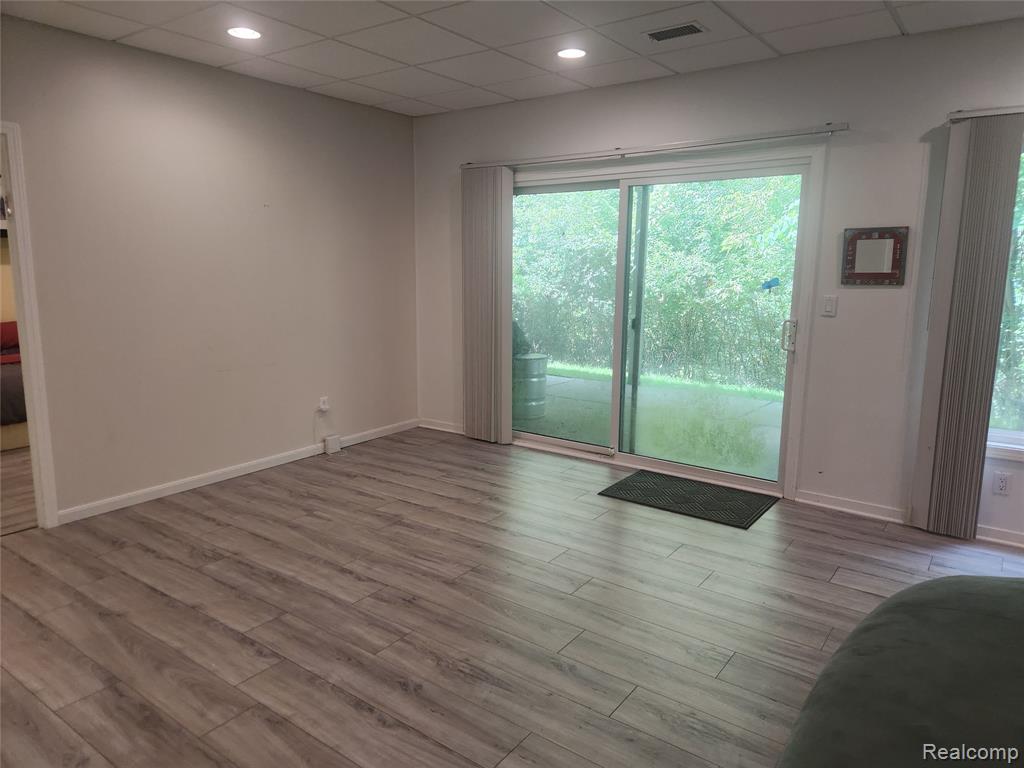 6858 Brockhurst Boulevard, West Bloomfield, MI — Photo 9
