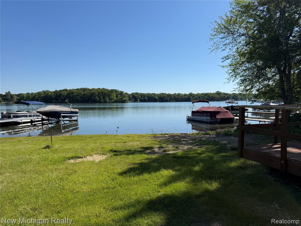 7920 Detroit Boulevard, West Bloomfield, MI 48323 — front exterior