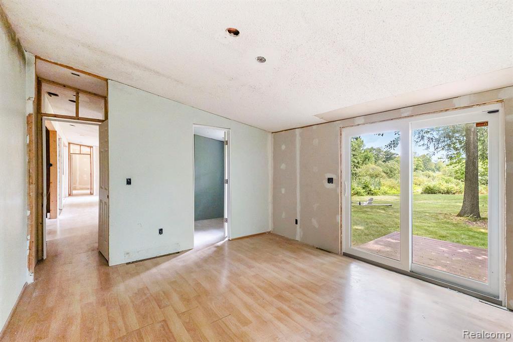 1015 Old Leake Court, Holly, MI 48442 — Photo 10