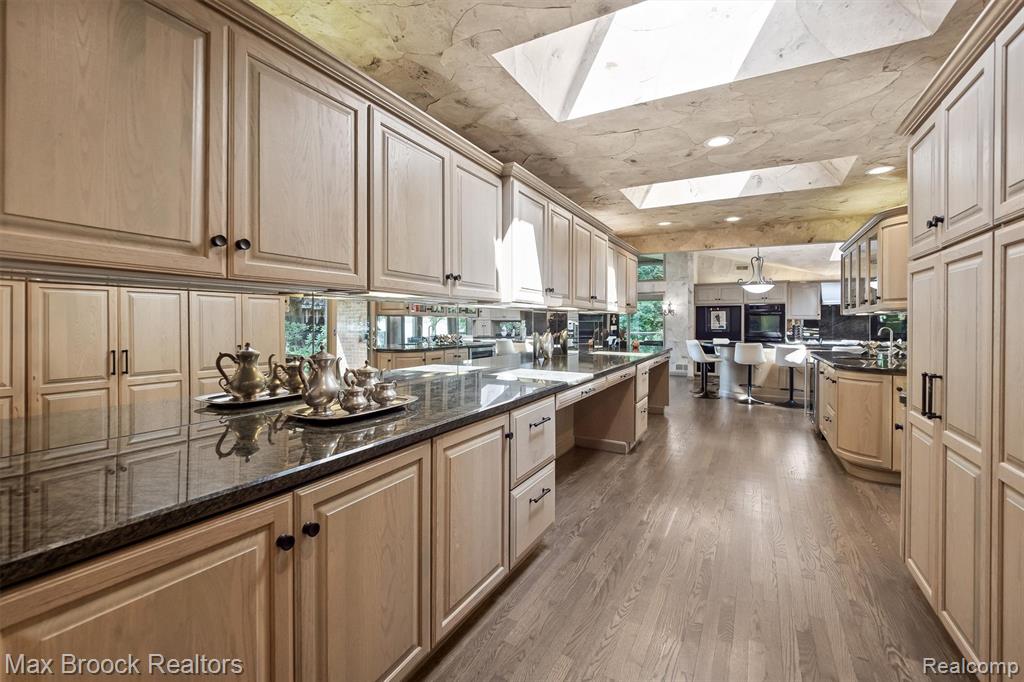 3333 W Shore Drive, Orchard Lake Village, MI 48324 — Photo 28
