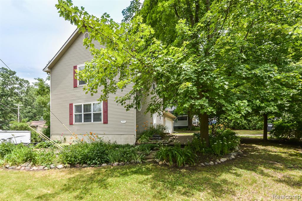 7860 LAKESHORE Road, Whitmore Lake, MI 48189 — Photo 15