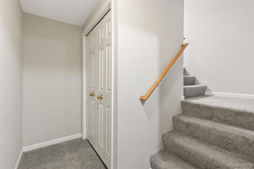 42036 SARATOGA Circle, Canton, MI 48187 — Photo 23