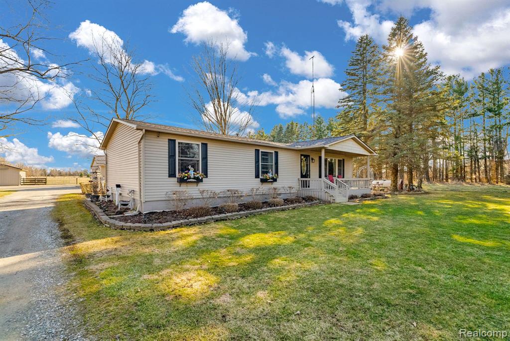 6572 WELLMAN LINE Road, Croswell, MI 48422 — Photo 10