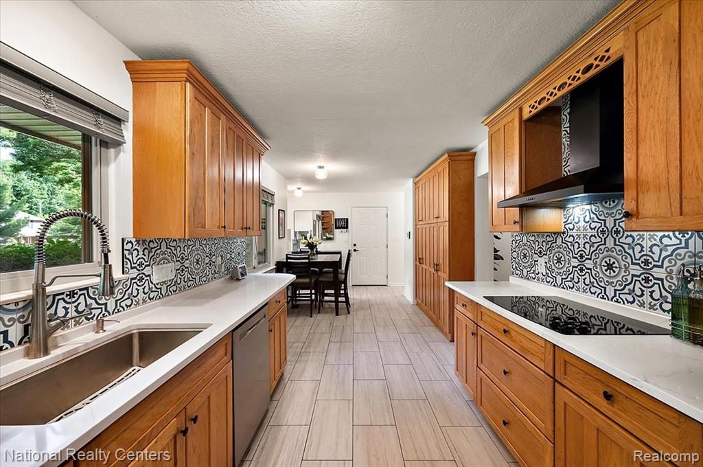 21201 E Chigwidden Street, Northville, MI 48167 — Photo 14