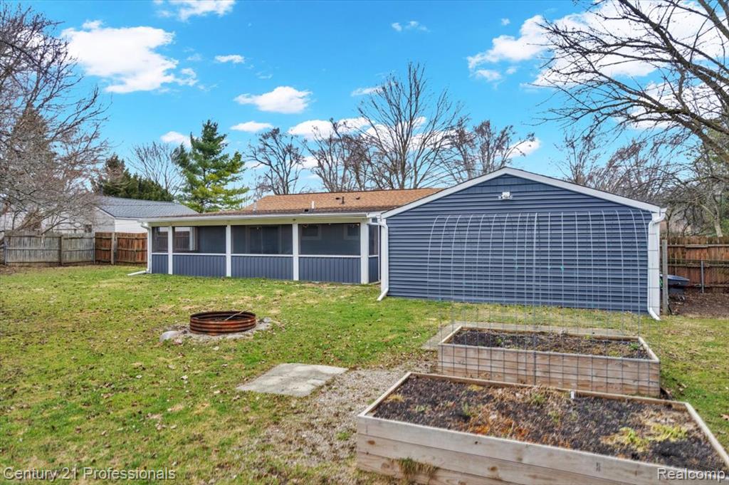 7079 Felix Drive, Clarkston, MI — Photo 6