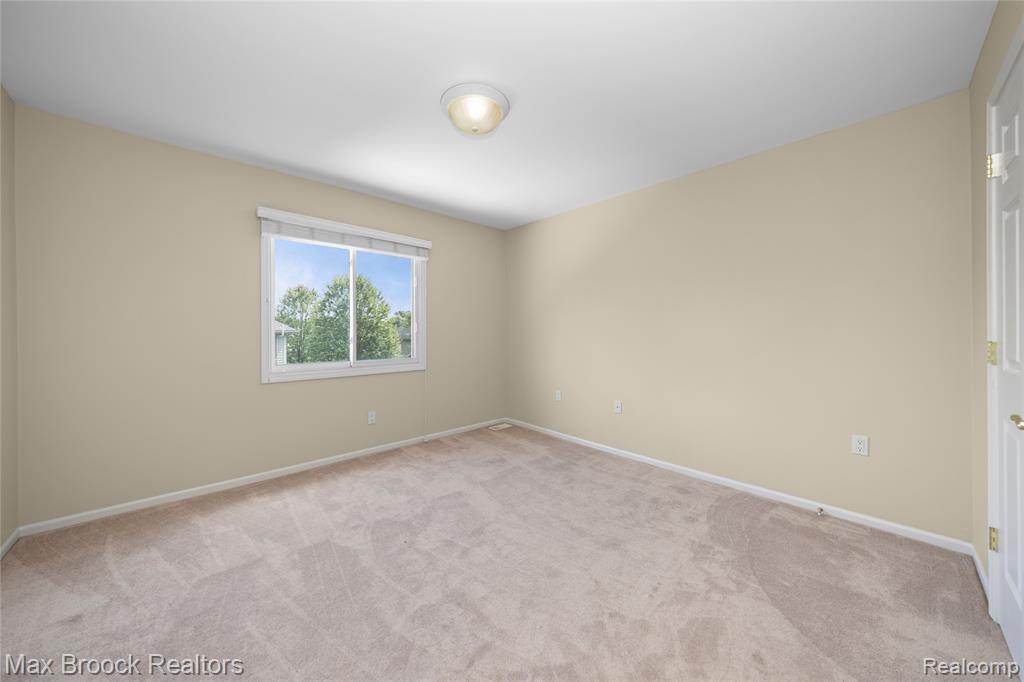 5149 Parkgate Drive, Commerce Twp, MI 48382 — Photo 43