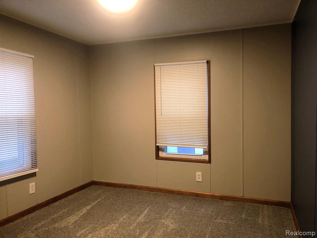 608 Holly Court, Jonesville, MI 49250 — Photo 10
