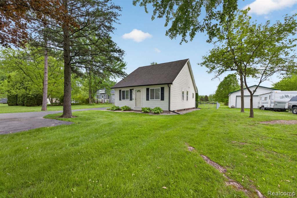 6354 Lapeer Road, Burton, MI 48509 — Photo 4
