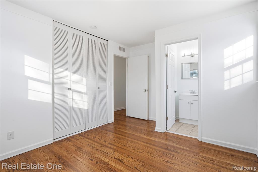 6341 N Charlesworth Street, Dearborn Heights, MI 48127 — Photo 22
