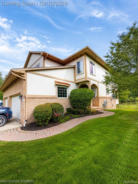 5995 Bella Vista Drive, West Bloomfield, MI