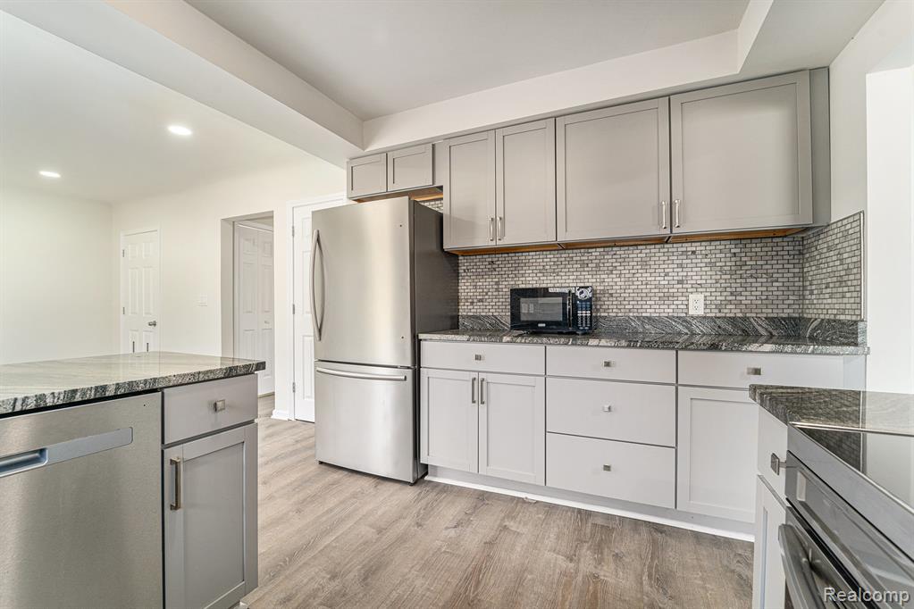 24614 TAFT Road, Novi, MI — Photo 11
