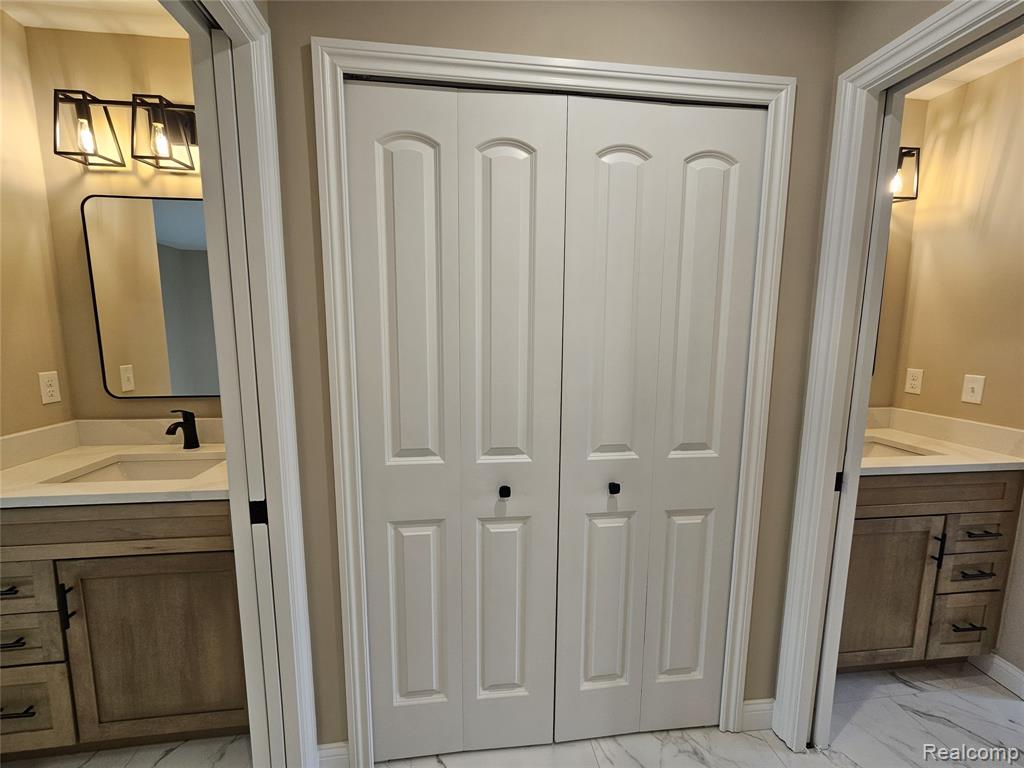 49241 London Bridge Drive, Macomb, MI 48042 — Photo 28