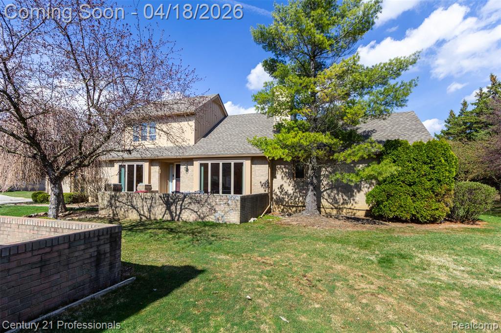 1256 Autumn Drive, Troy, MI 48098 — Photo 2