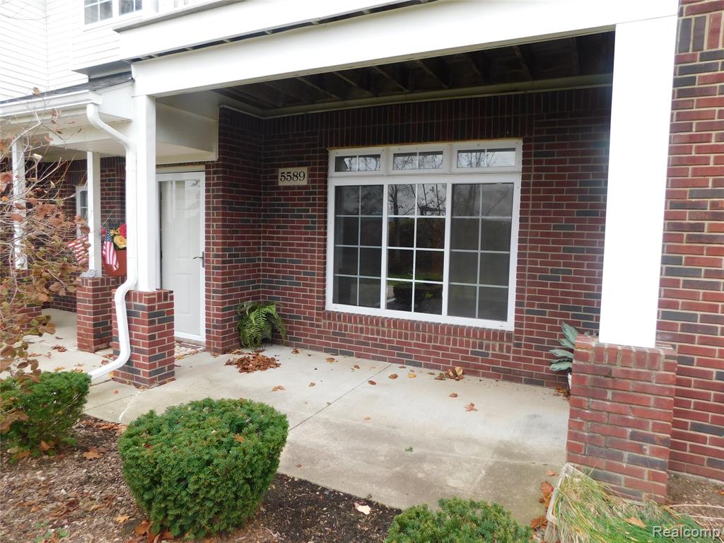 5589 Twin Oaks Drive, Sterling Heights, MI 48314 — Photo 3