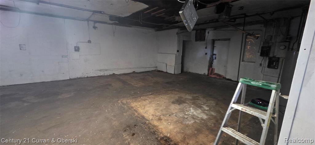 15282 Middlebelt Road - Photo 2